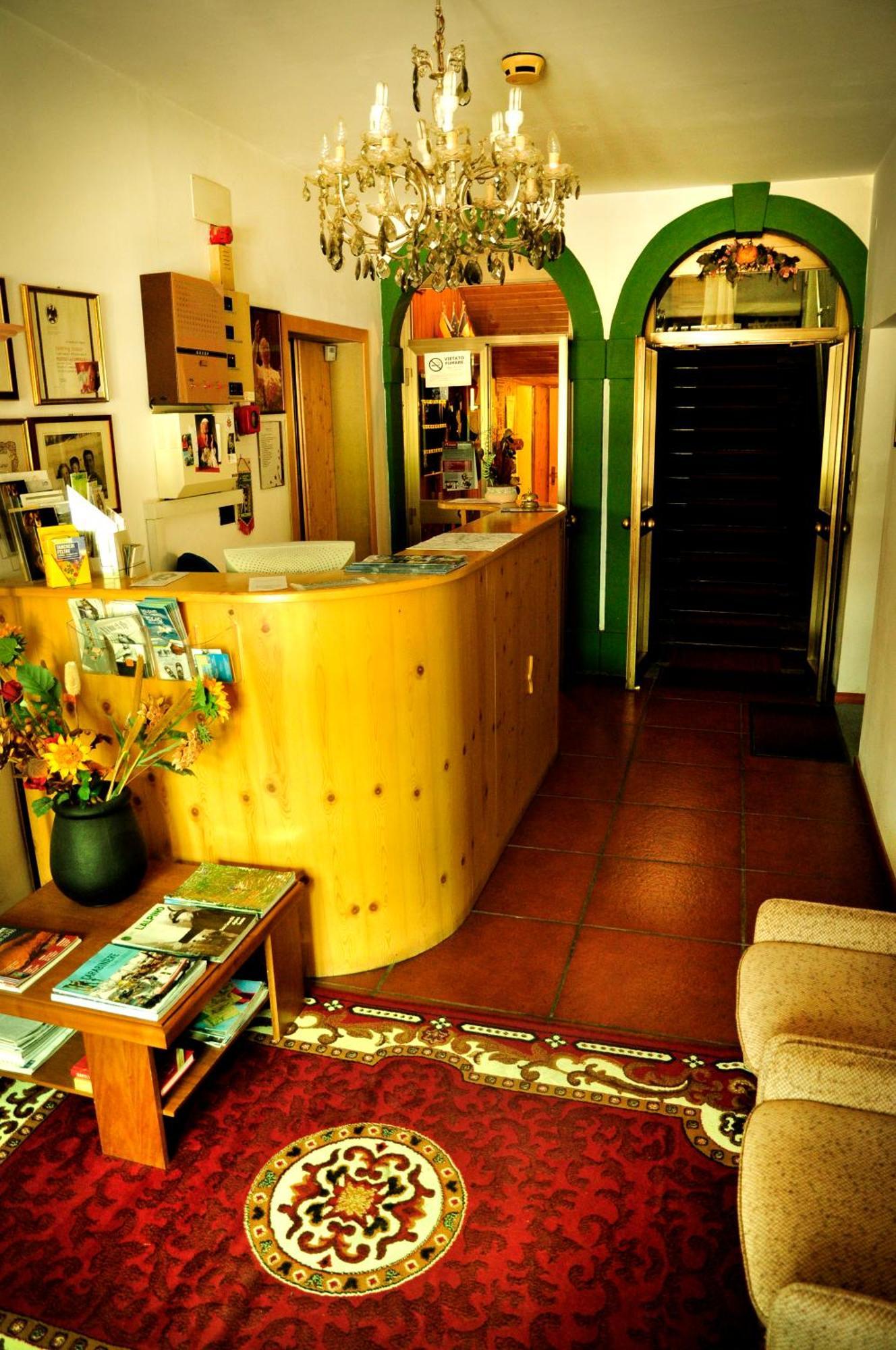 Albergo Trieste Lorenzago Di Cadore Eksteriør billede